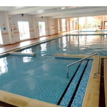 Holiday Home In Lyons Robin Hood Holiday Park Meliden Екстериор снимка
