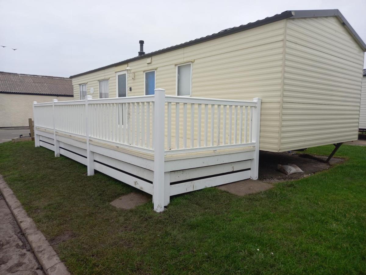 Holiday Home In Lyons Robin Hood Holiday Park Meliden Екстериор снимка