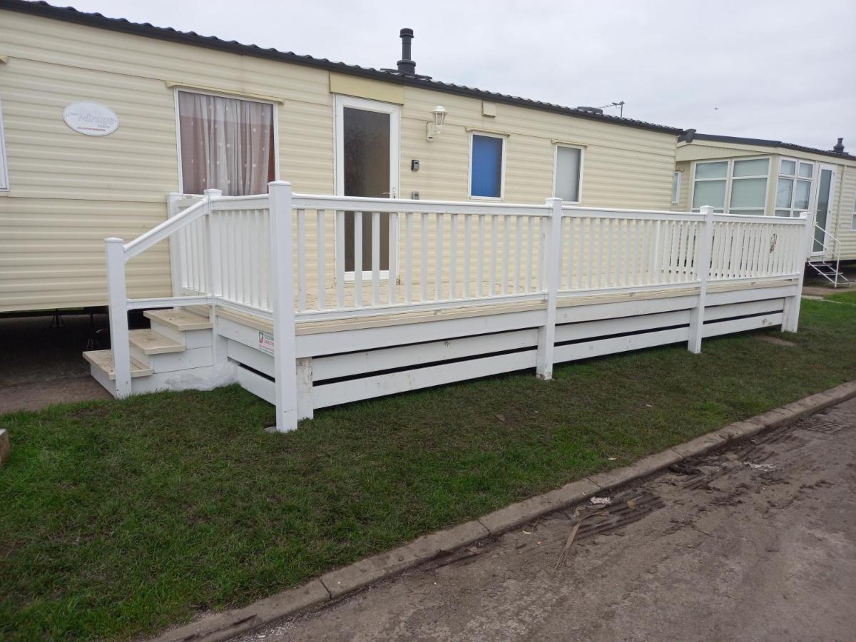 Holiday Home In Lyons Robin Hood Holiday Park Meliden Екстериор снимка