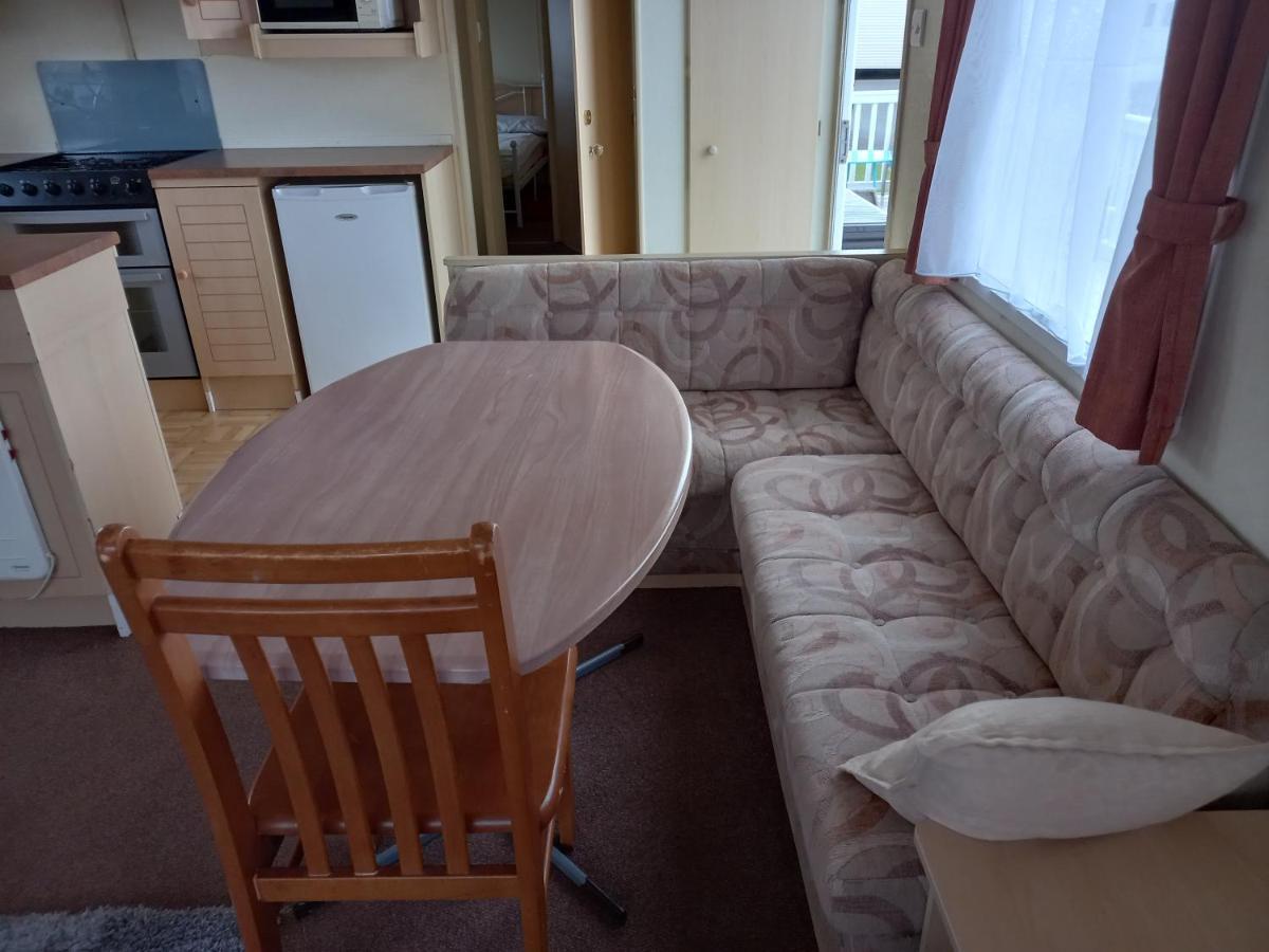 Holiday Home In Lyons Robin Hood Holiday Park Meliden Екстериор снимка