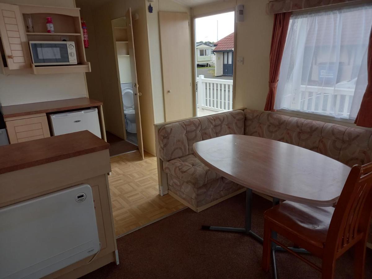 Holiday Home In Lyons Robin Hood Holiday Park Meliden Екстериор снимка