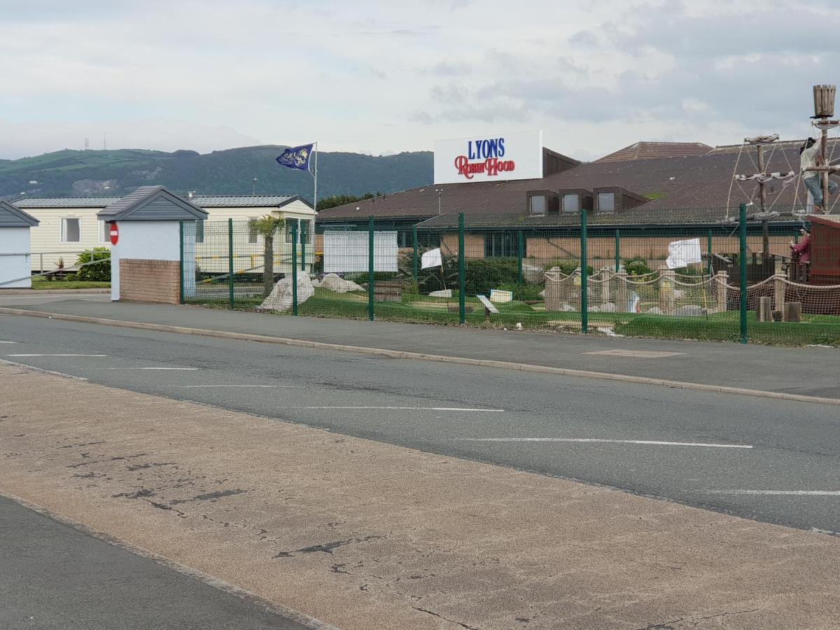 Holiday Home In Lyons Robin Hood Holiday Park Meliden Екстериор снимка