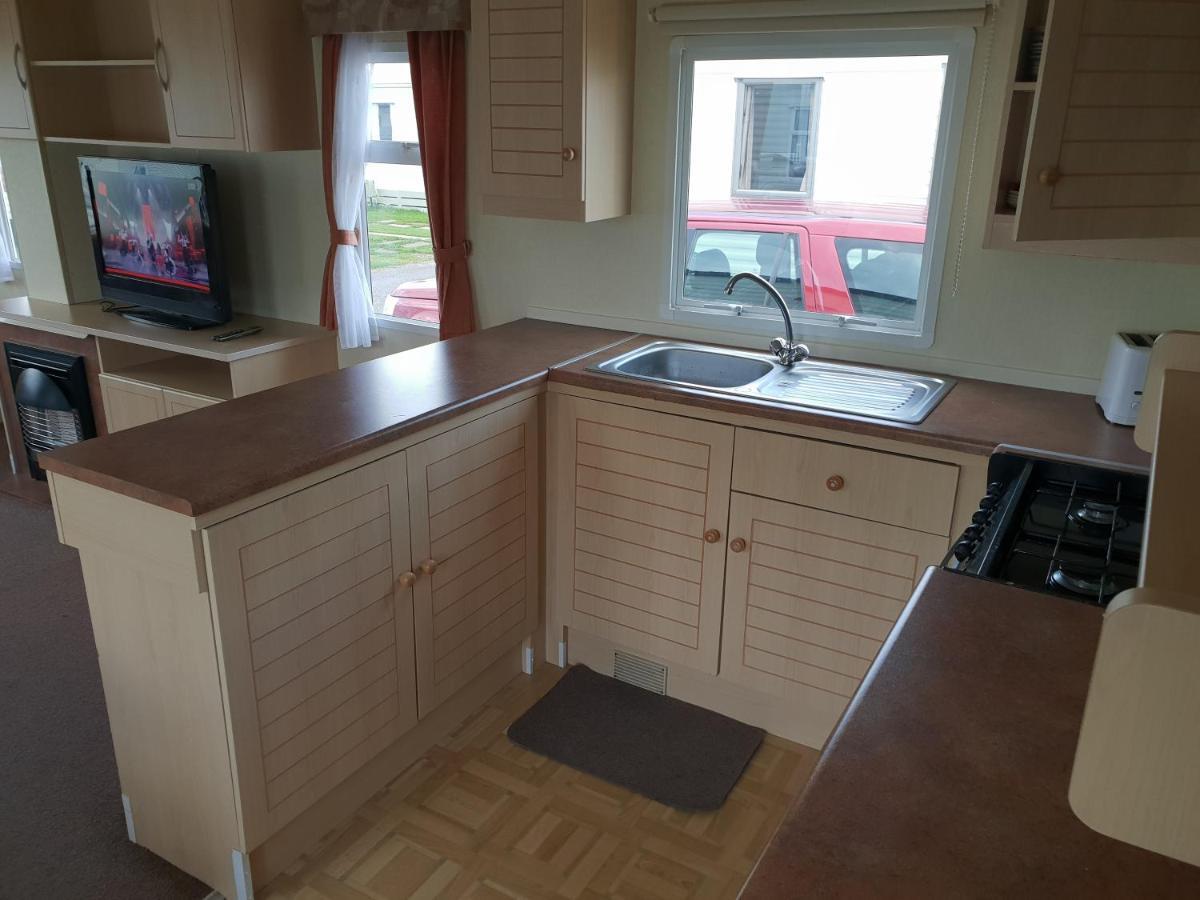 Holiday Home In Lyons Robin Hood Holiday Park Meliden Екстериор снимка