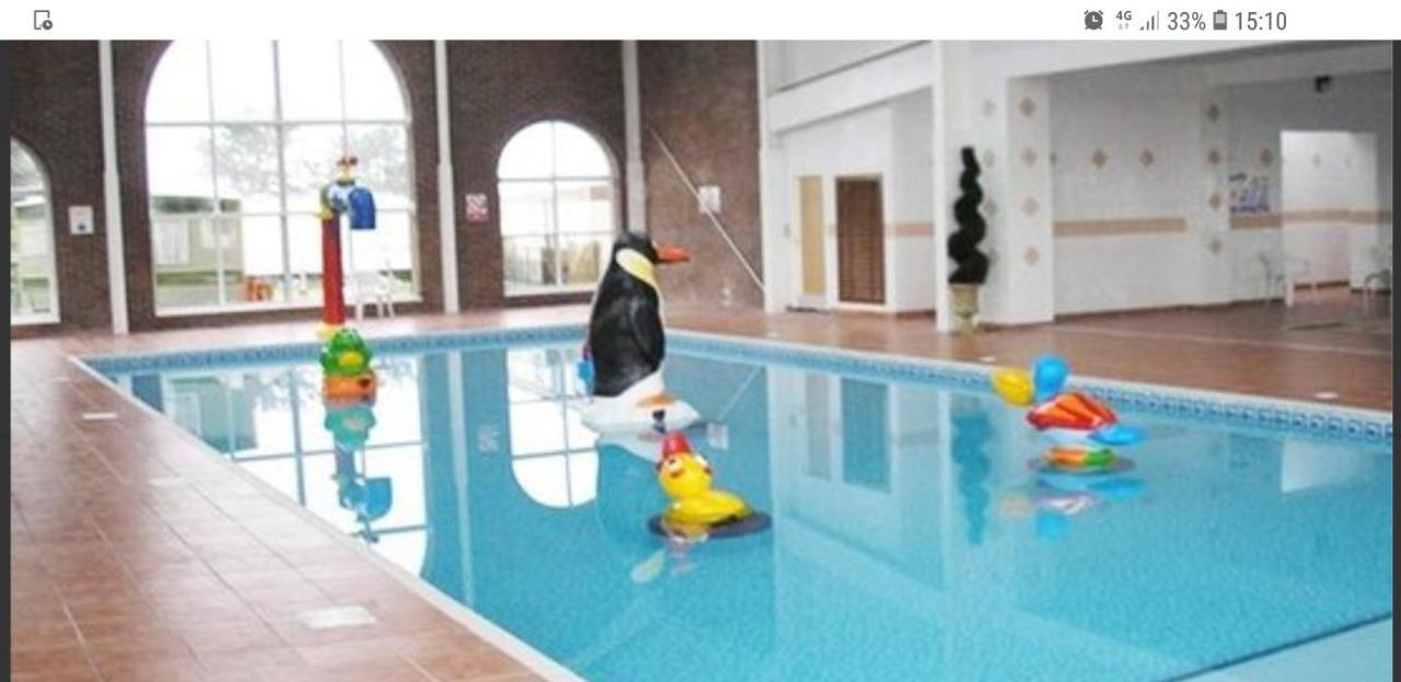 Holiday Home In Lyons Robin Hood Holiday Park Meliden Екстериор снимка