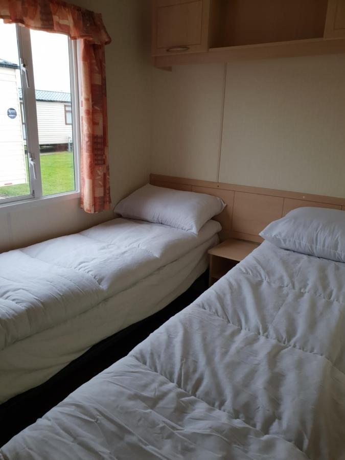 Holiday Home In Lyons Robin Hood Holiday Park Meliden Екстериор снимка
