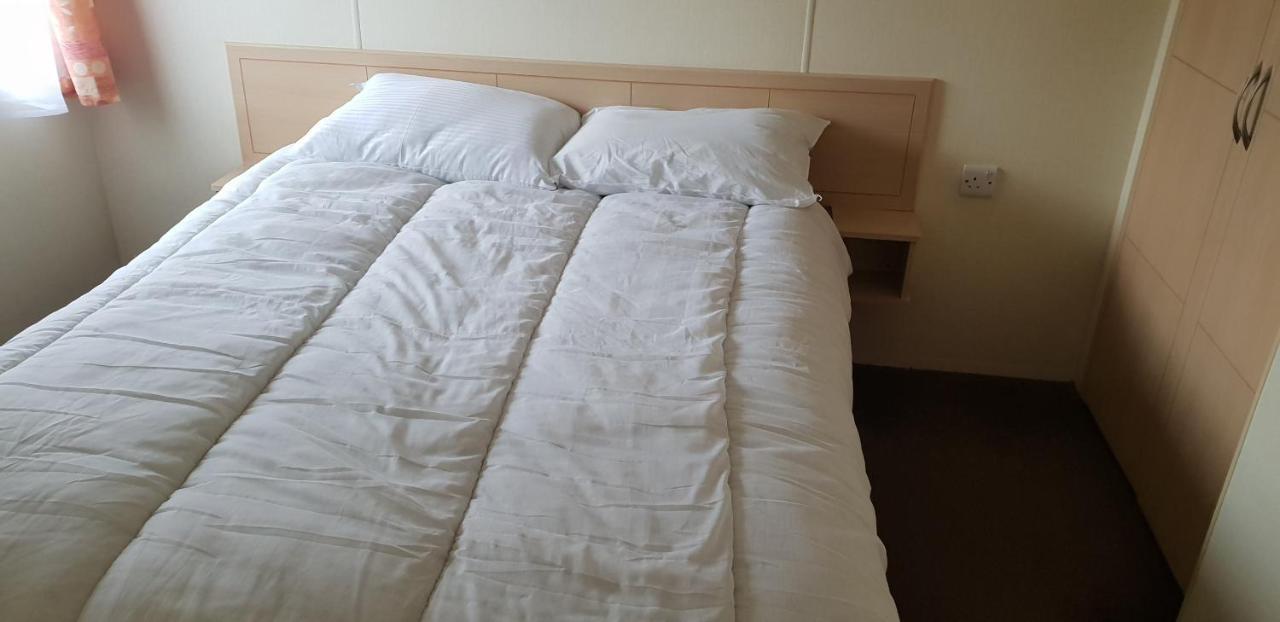 Holiday Home In Lyons Robin Hood Holiday Park Meliden Екстериор снимка